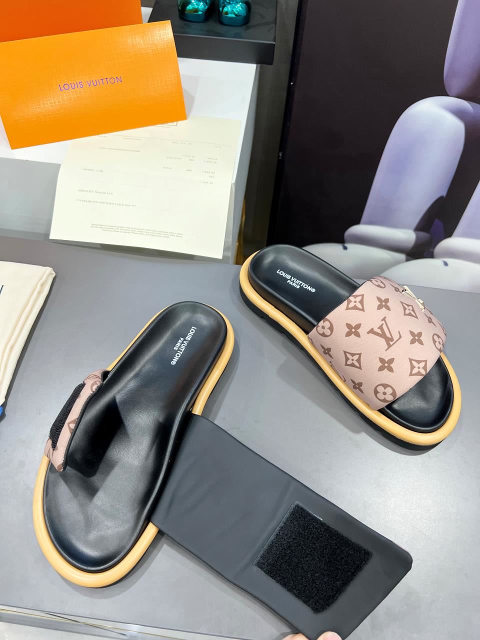 Louis Vuitton Slippers